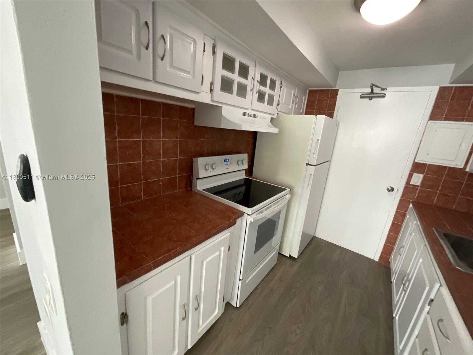 Small Image of 1250 WEST AVE #7G, Miami Beach Number 15