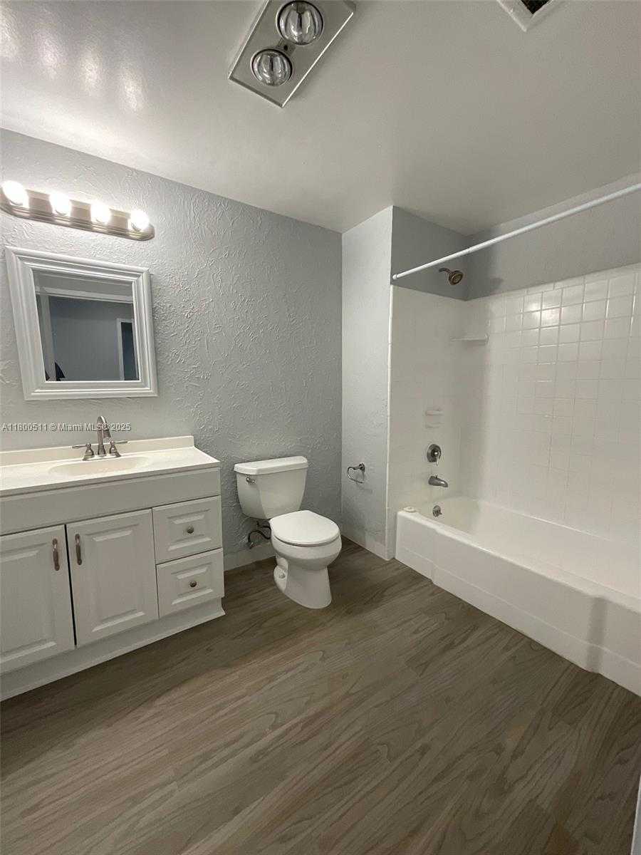 Small Image of 1250 WEST AVE #7G, Miami Beach Number 19