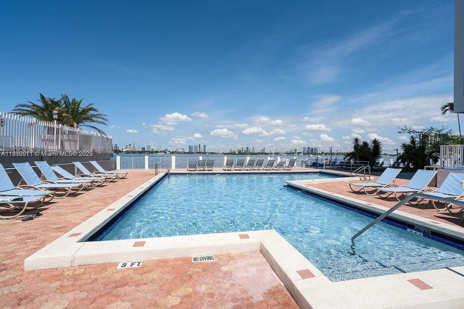 Small Image of 1250 WEST AVE #7G, Miami Beach Number 4