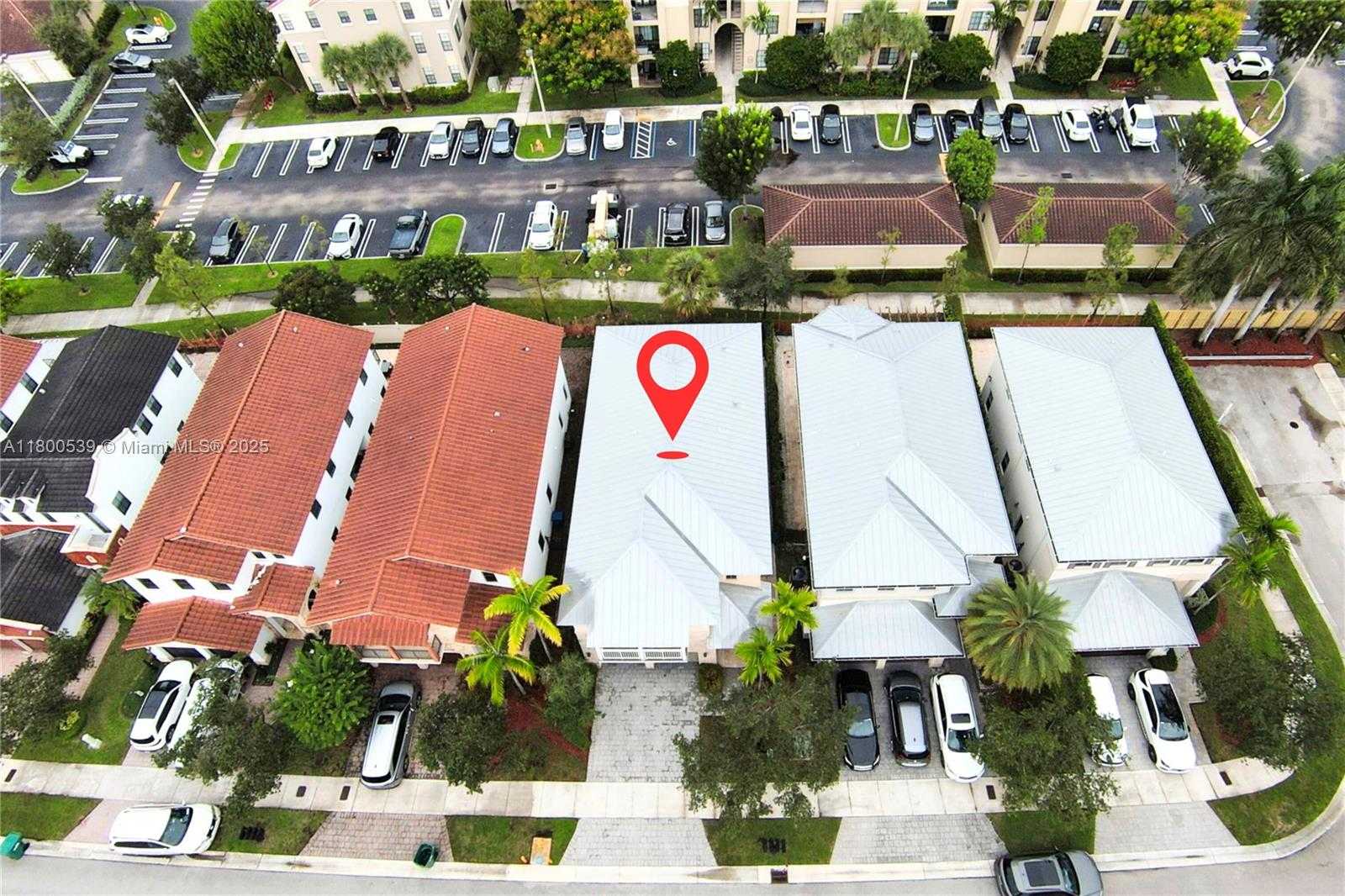 Small Image of 10423 NORTH WEST 70TH LN, Doral Number 2