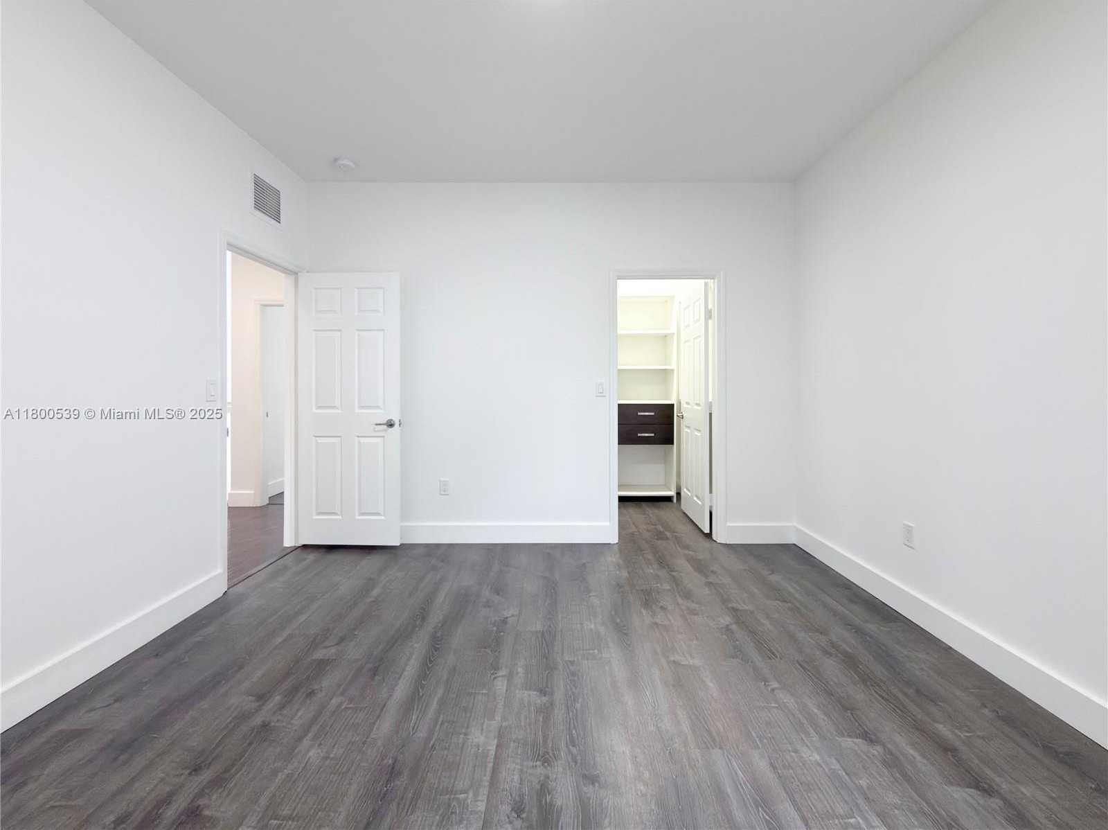 Small Image of 10423 NORTH WEST 70TH LN, Doral Number 21