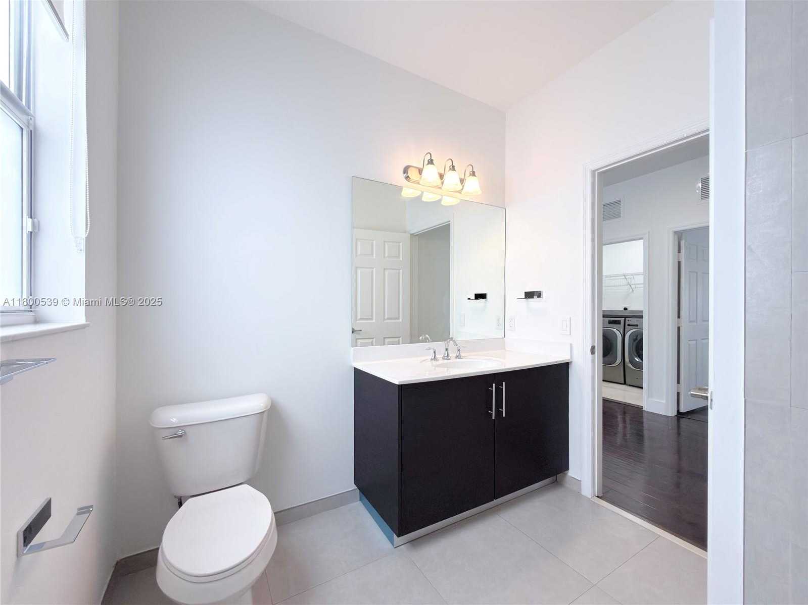 Small Image of 10423 NORTH WEST 70TH LN, Doral Number 22