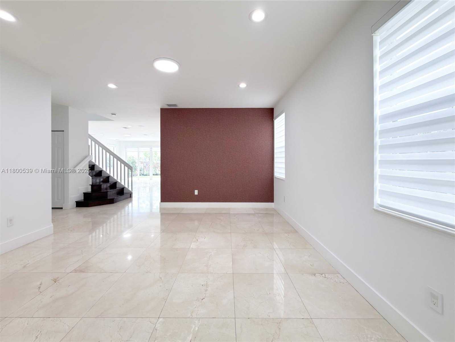 Small Image of 10423 NORTH WEST 70TH LN, Doral Number 5