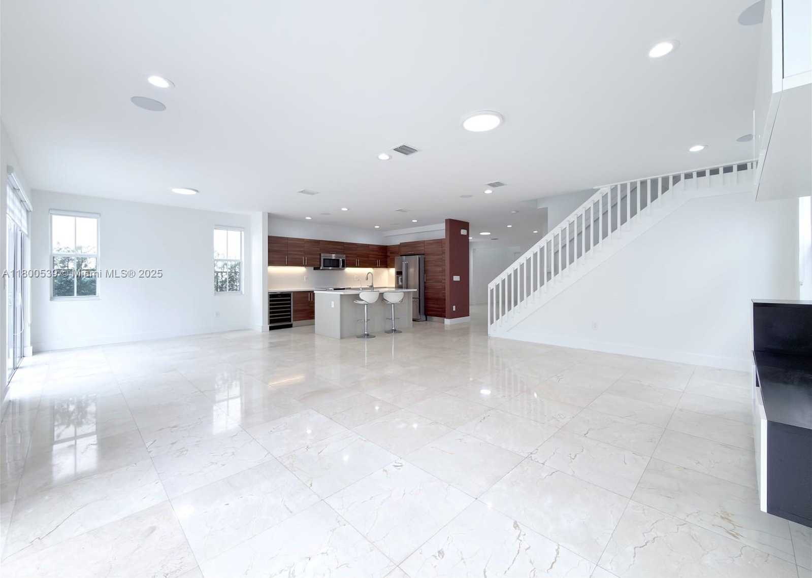Small Image of 10423 NORTH WEST 70TH LN, Doral Number 7