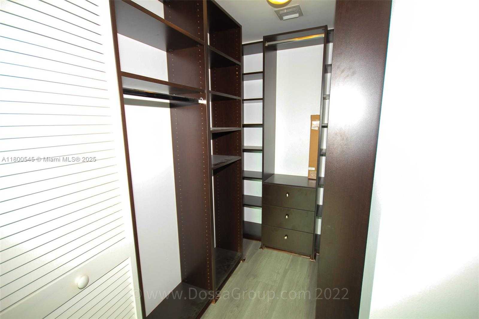 Small Image of 951 BRICKELL AVE #2505, Miami Number 34