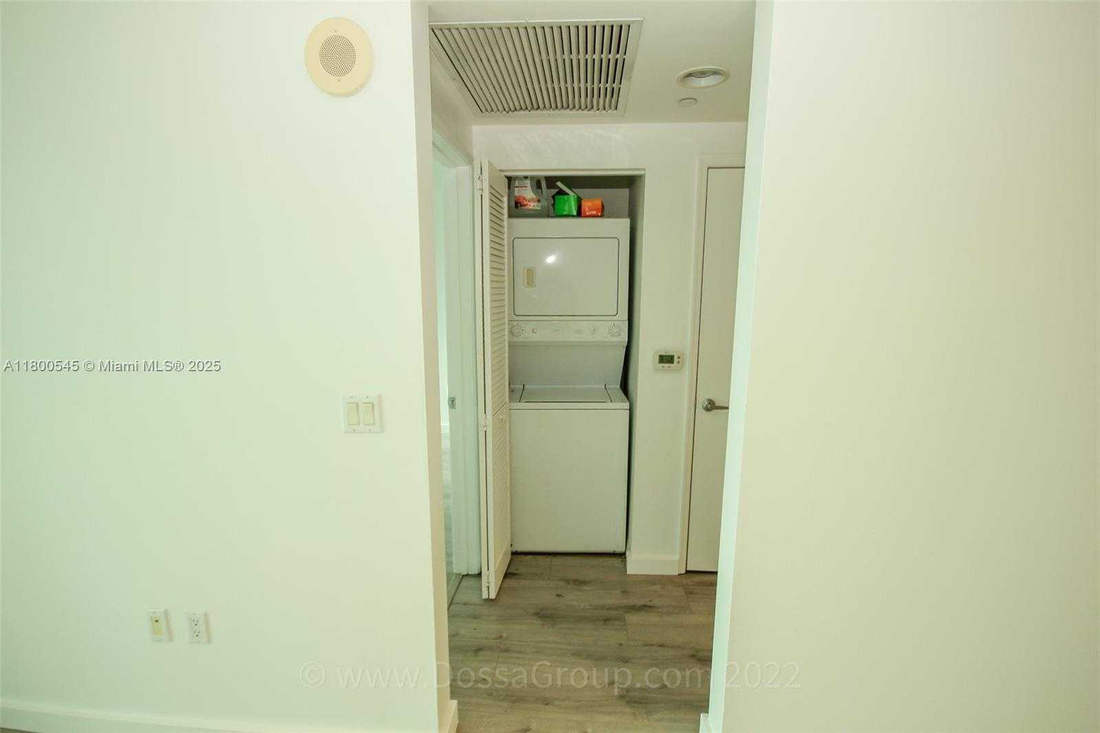 Small Image of 951 BRICKELL AVE #2505, Miami Number 37