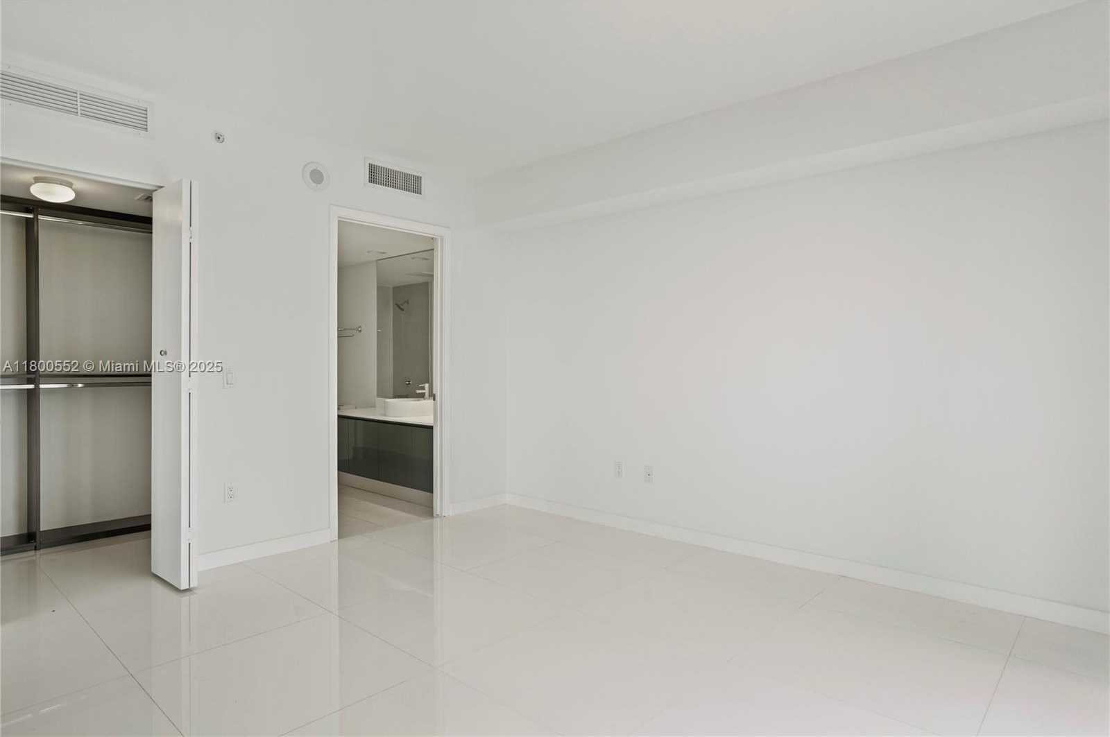 Small Image of 31 SOUTH EAST 6 ST #1901, Miami Number 4