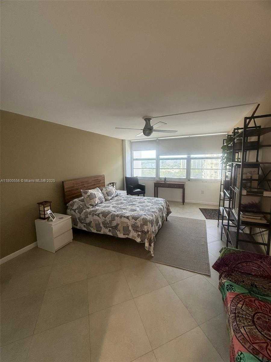 Small Image of 18021 BISCAYNE BLVD #1504, Aventura Number 10