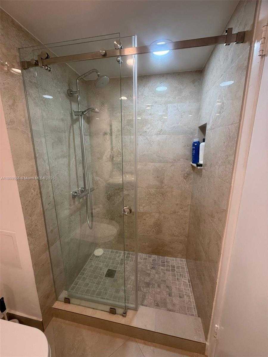 Small Image of 18021 BISCAYNE BLVD #1504, Aventura Number 15