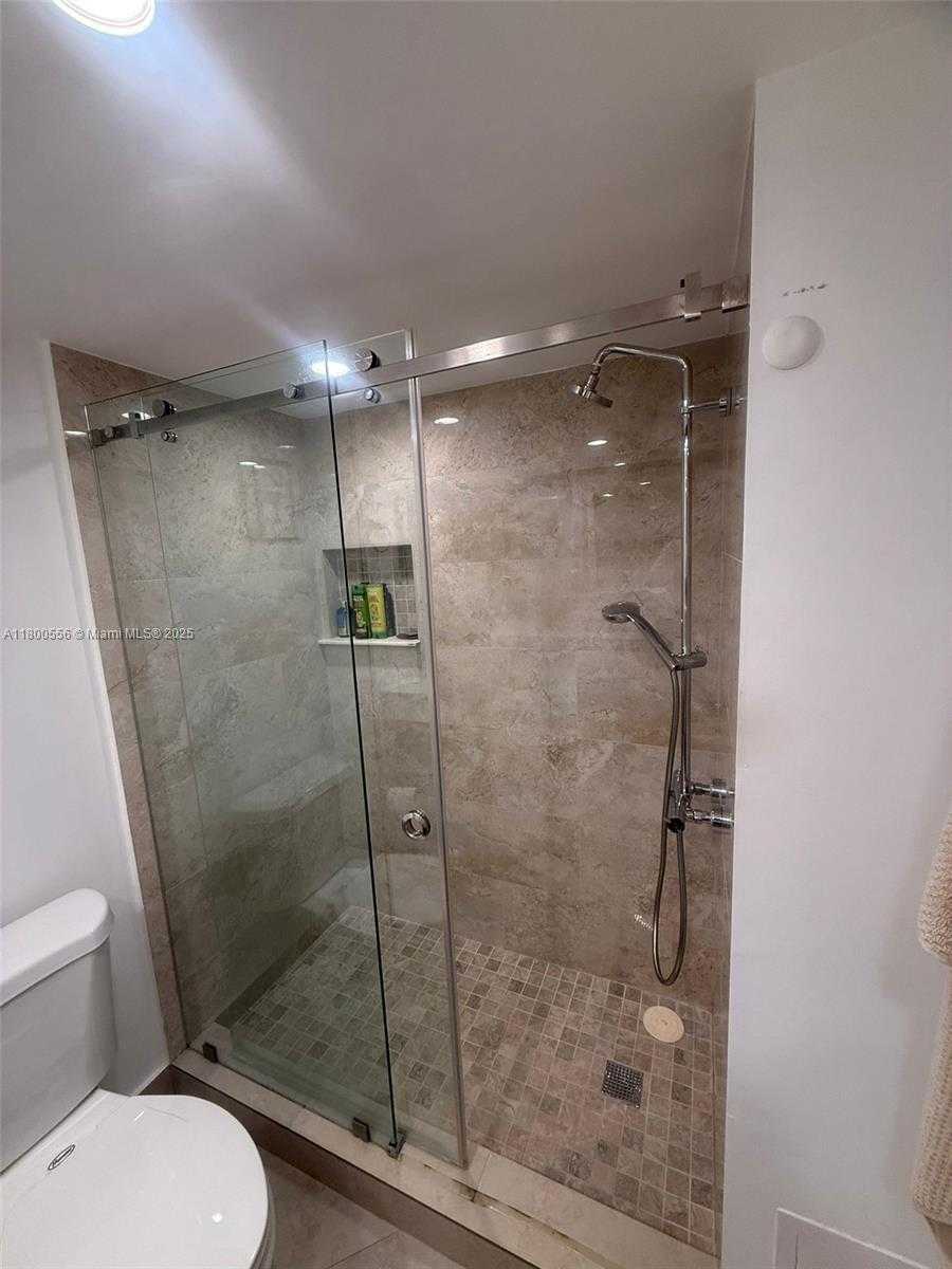 Small Image of 18021 BISCAYNE BLVD #1504, Aventura Number 17