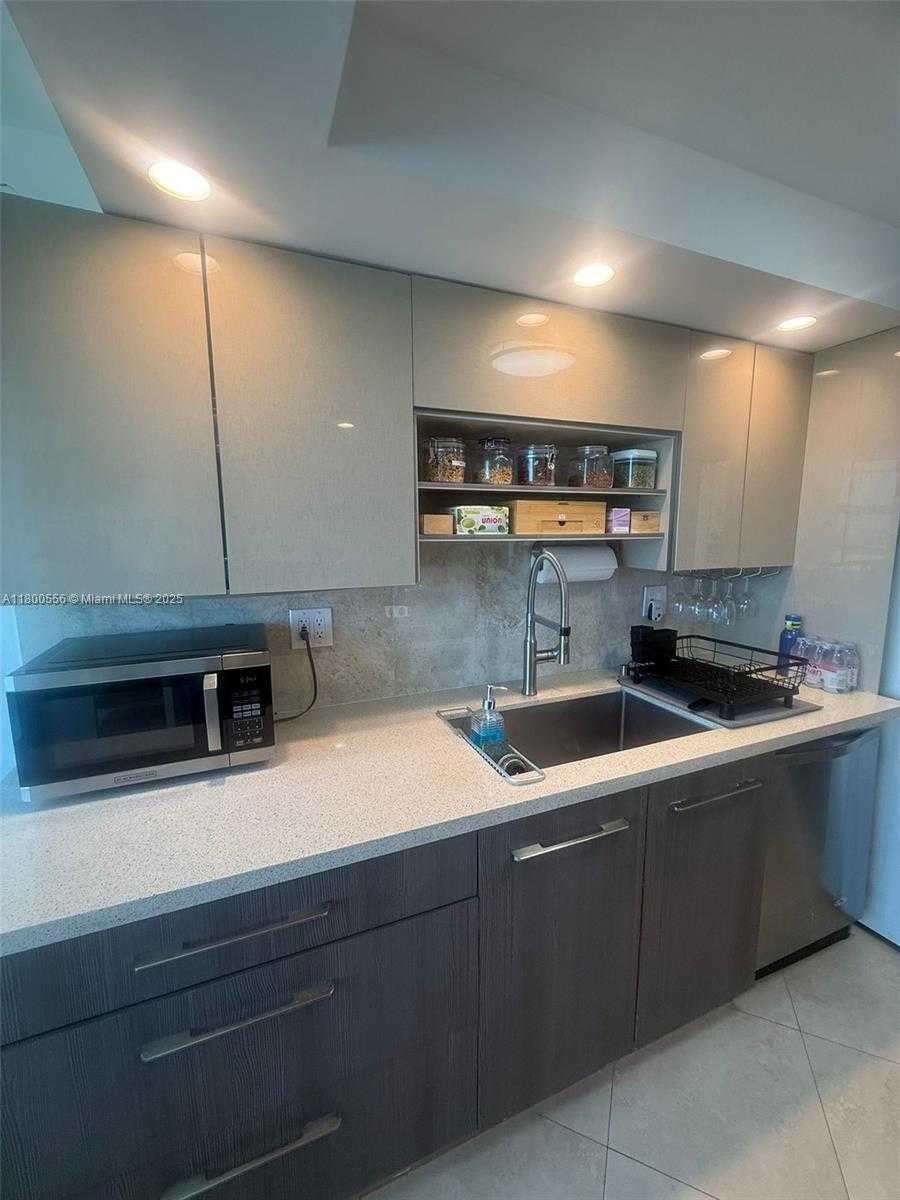 Small Image of 18021 BISCAYNE BLVD #1504, Aventura Number 25