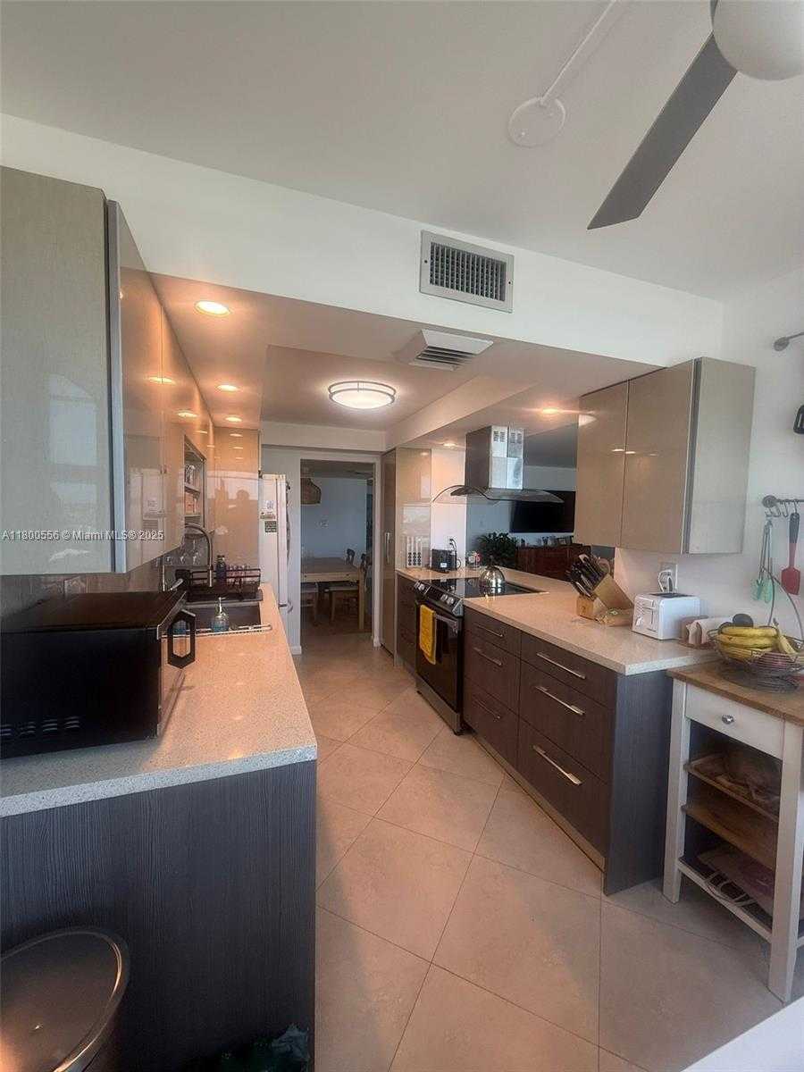Small Image of 18021 BISCAYNE BLVD #1504, Aventura Number 26