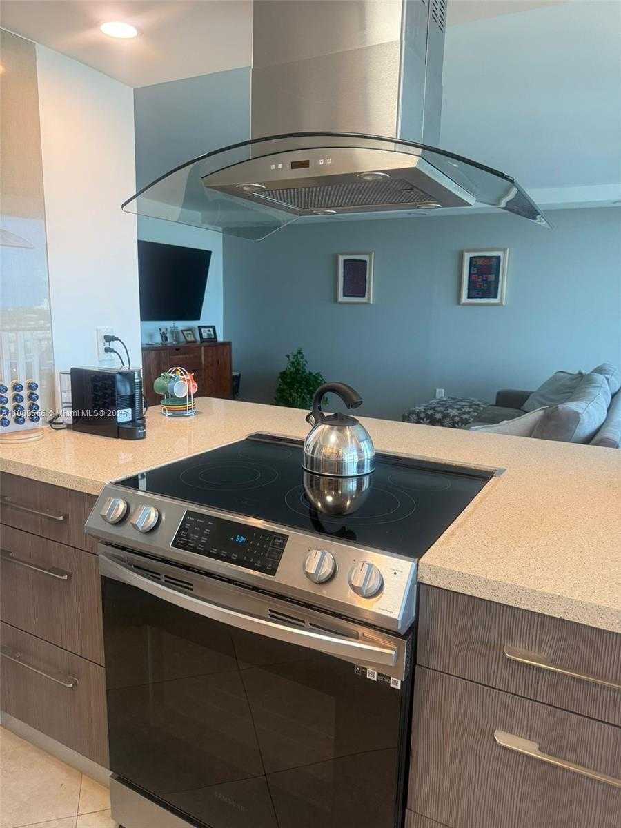 Small Image of 18021 BISCAYNE BLVD #1504, Aventura Number 27