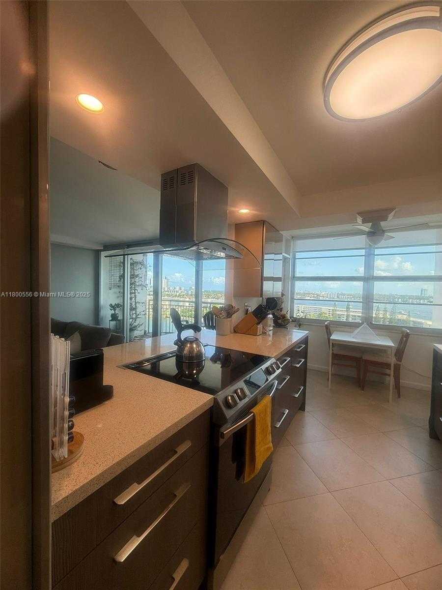 Small Image of 18021 BISCAYNE BLVD #1504, Aventura Number 28