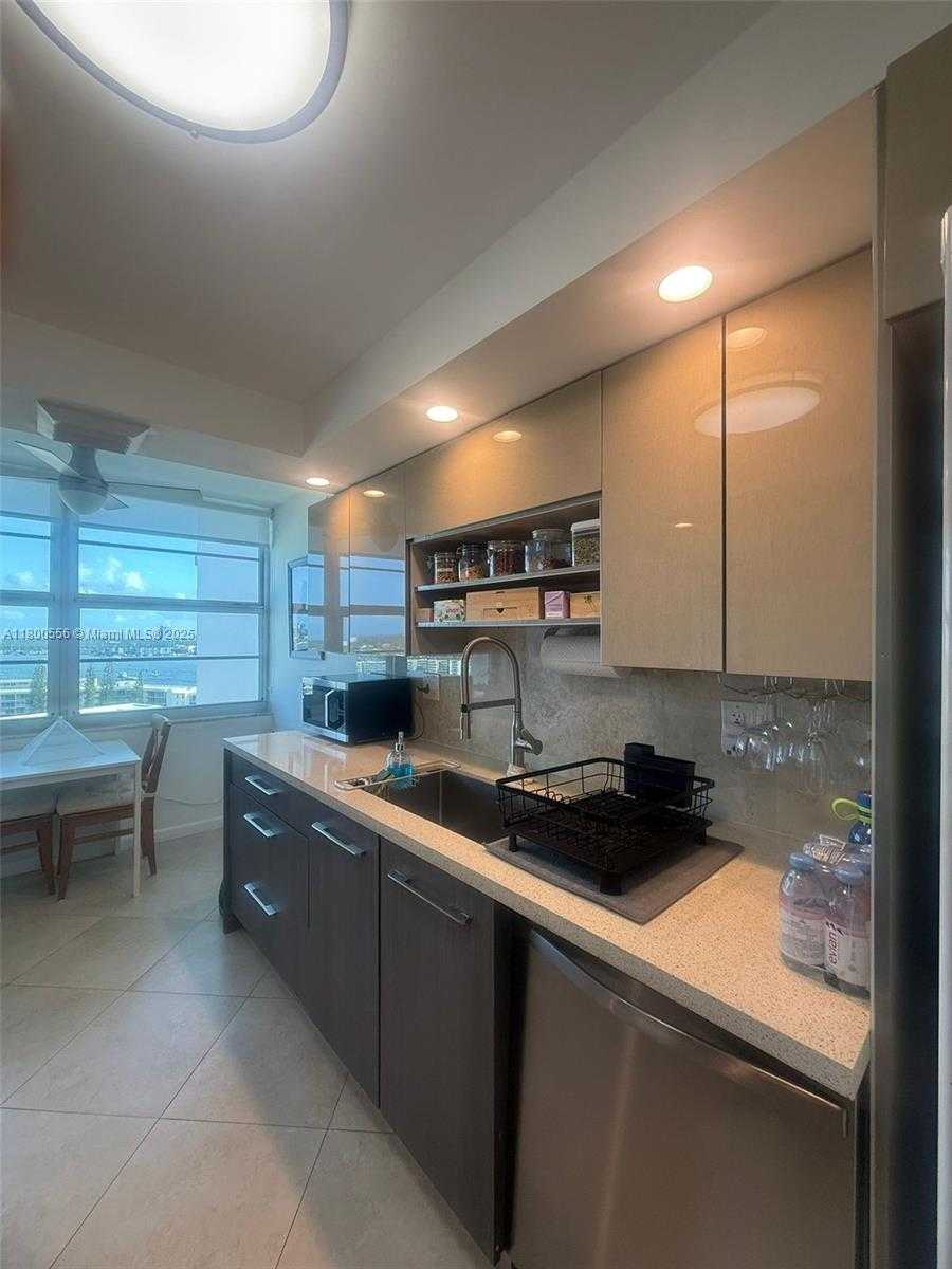 Small Image of 18021 BISCAYNE BLVD #1504, Aventura Number 29