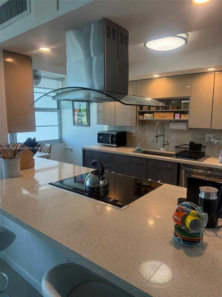 Small Image of 18021 BISCAYNE BLVD #1504, Aventura Number 30