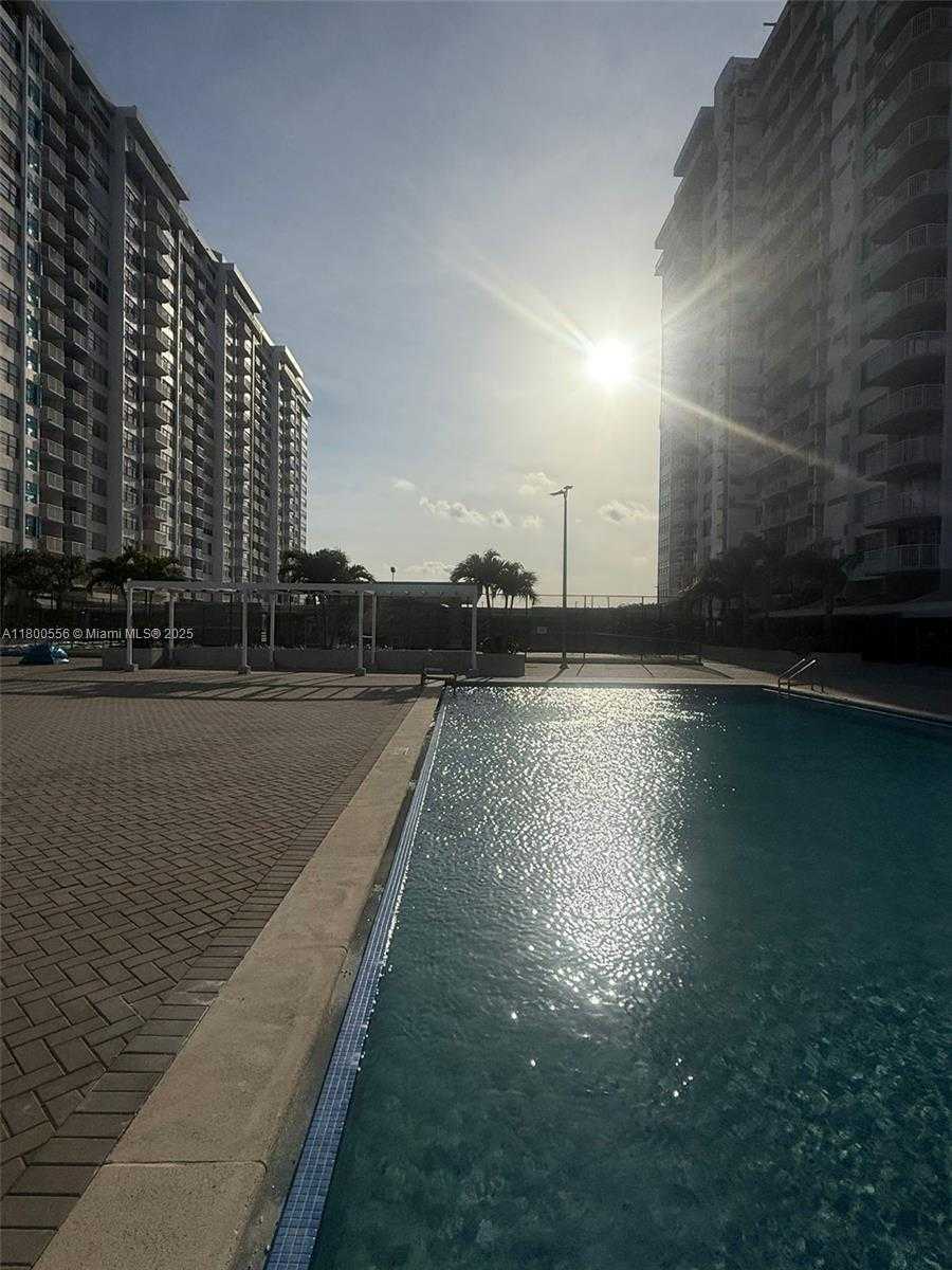 Small Image of 18021 BISCAYNE BLVD #1504, Aventura Number 5