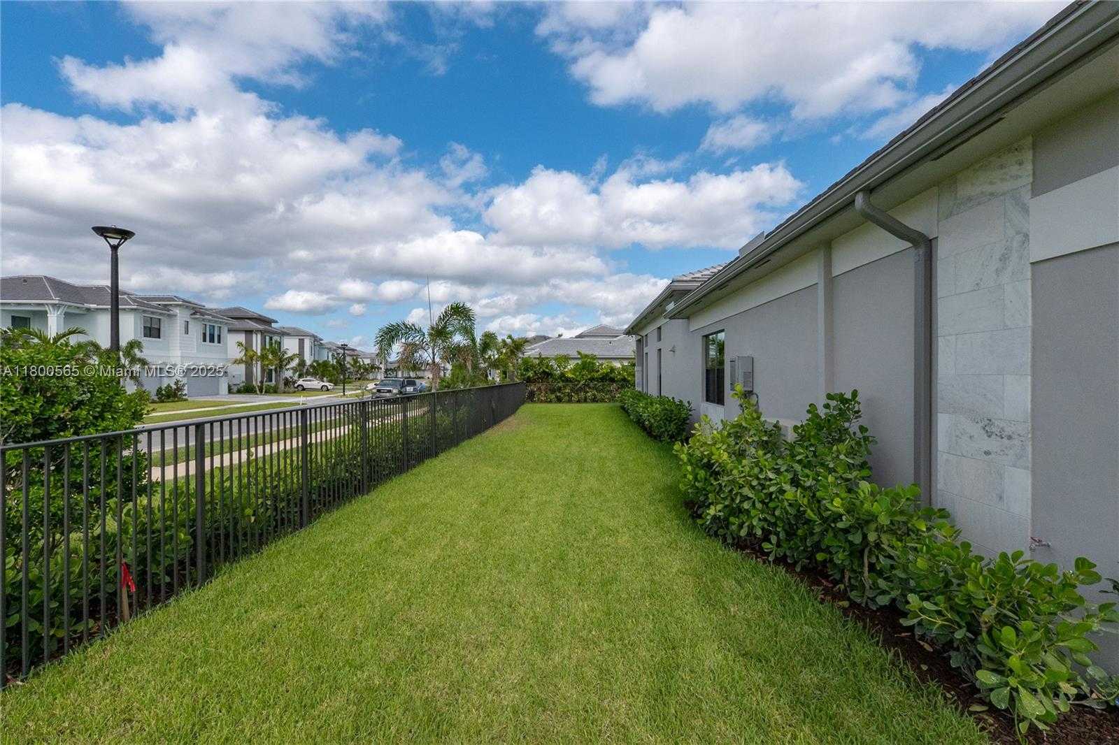 Small Image of 10042 BIRD WATCH WAY, Palm Beach Gardens Number 26