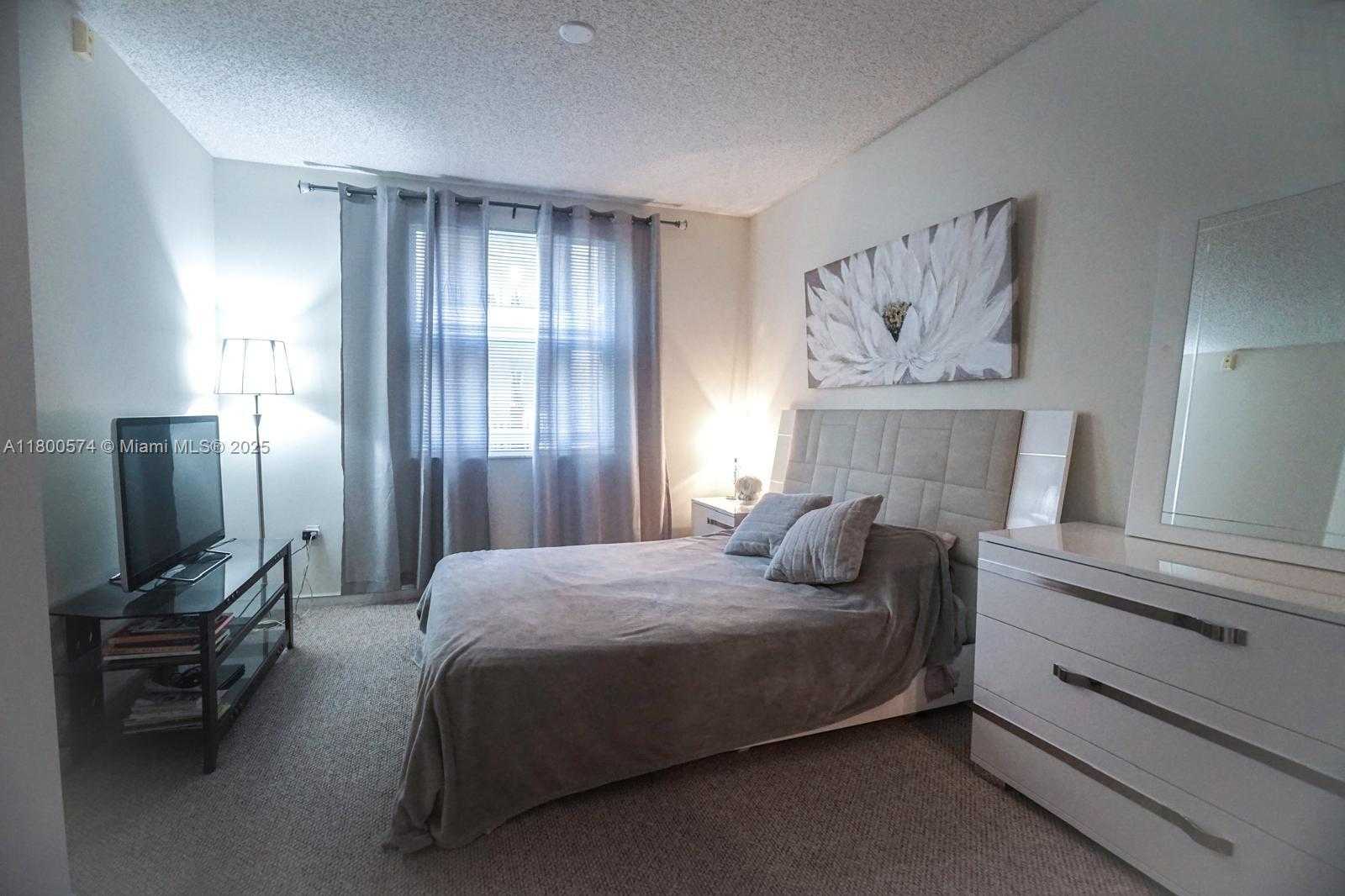 Small Image of 17145 NORTH BAY RD #4403, Sunny Isles Beach Number 15