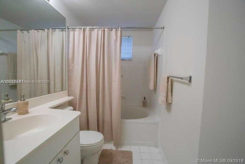 Small Image of 17145 NORTH BAY RD #4403, Sunny Isles Beach Number 18