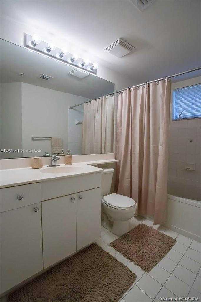Small Image of 17145 NORTH BAY RD #4403, Sunny Isles Beach Number 19