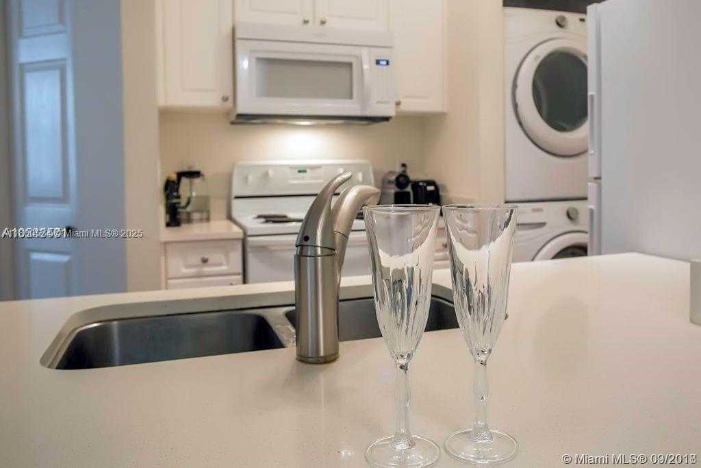 Small Image of 17145 NORTH BAY RD #4403, Sunny Isles Beach Number 21