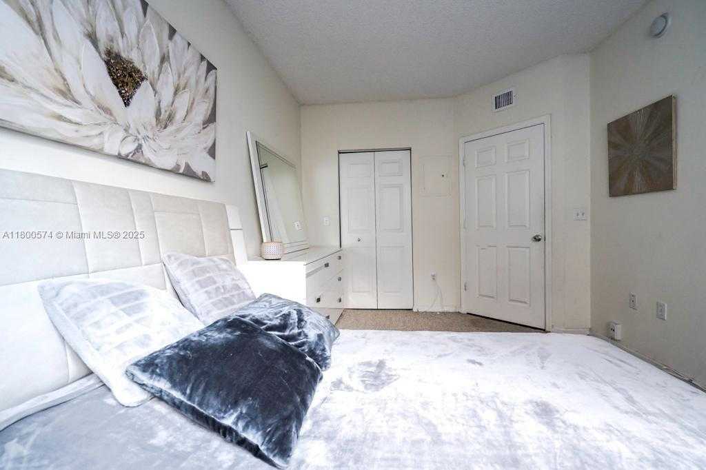 Small Image of 17145 NORTH BAY RD #4403, Sunny Isles Beach Number 9