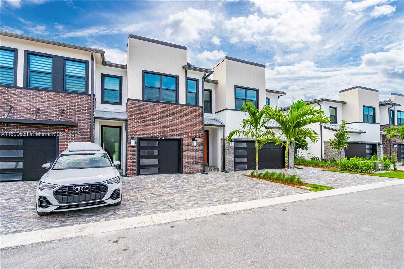 Small Image of 8353 NORTH WEST 7TH PL, Plantation Number 2