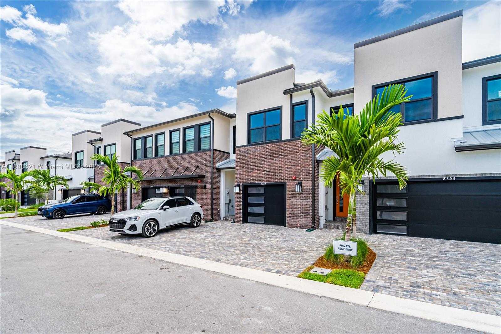 Small Image of 8353 NORTH WEST 7TH PL, Plantation Number 3