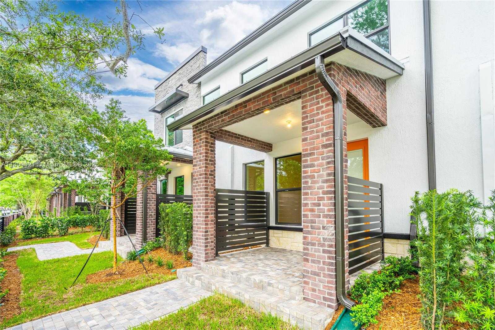 Small Image of 8353 NORTH WEST 7TH PL, Plantation Number 32
