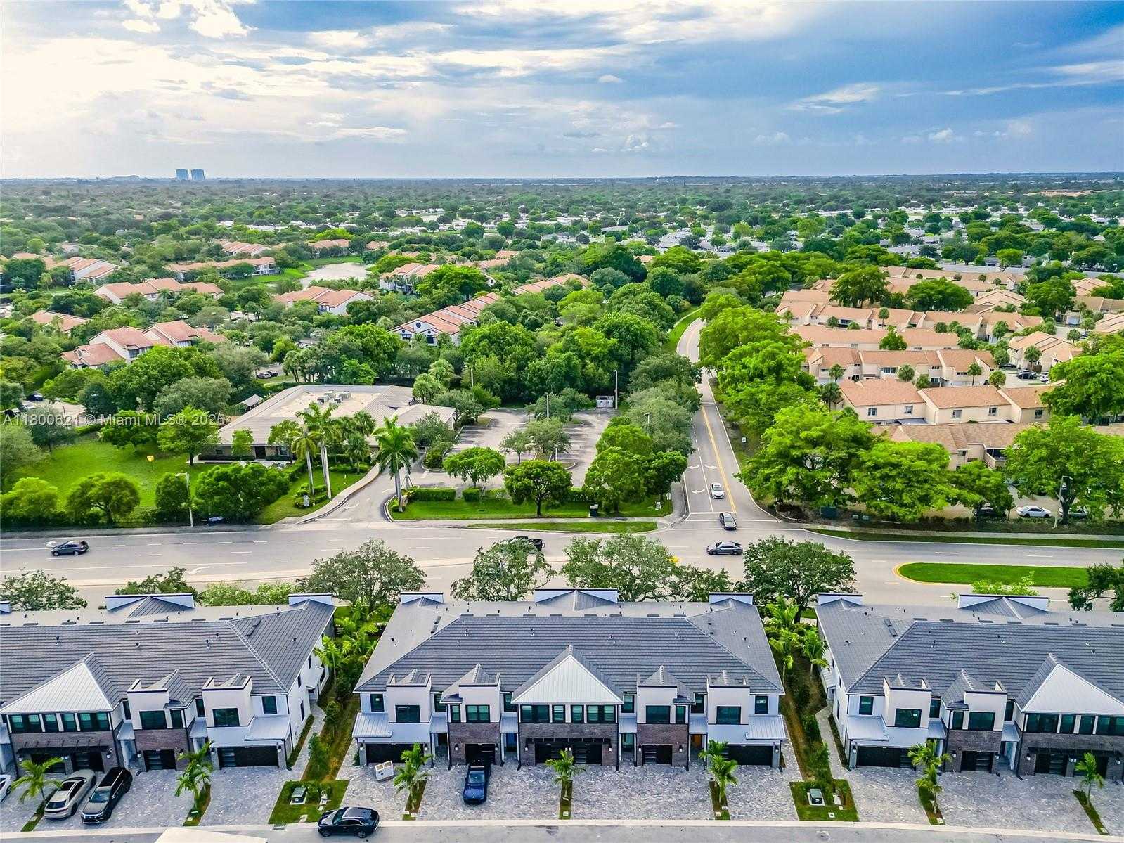 Small Image of 8353 NORTH WEST 7TH PL, Plantation Number 36