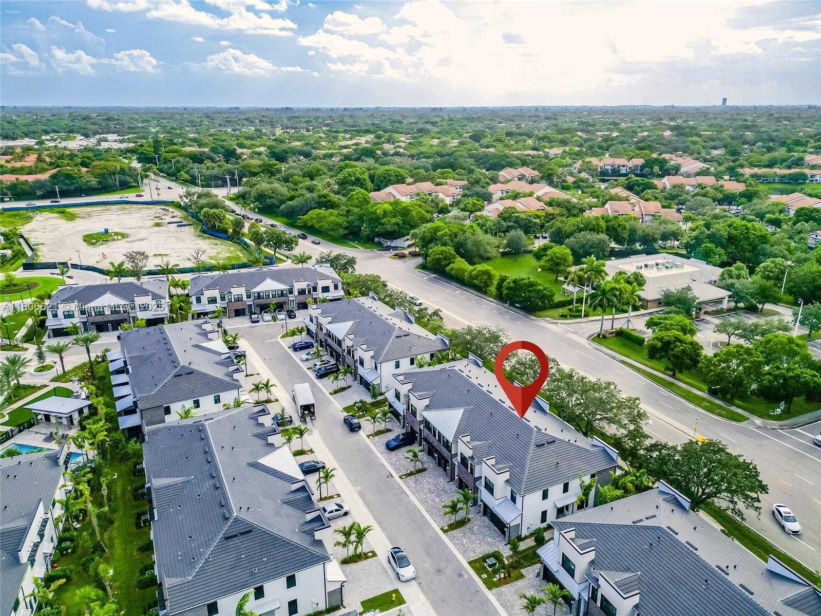 Small Image of 8353 NORTH WEST 7TH PL, Plantation Number 39