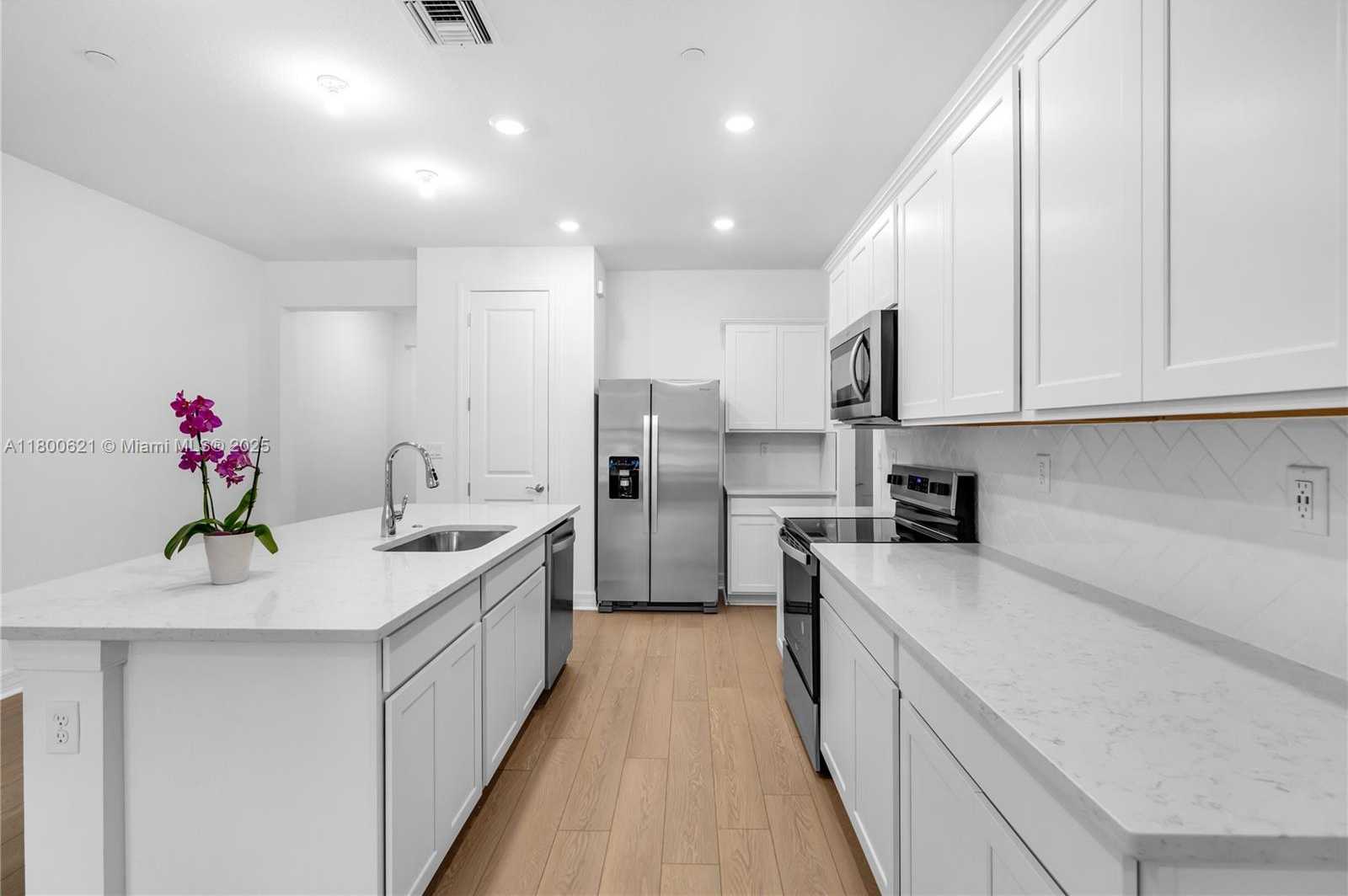 Small Image of 8353 NORTH WEST 7TH PL, Plantation Number 7