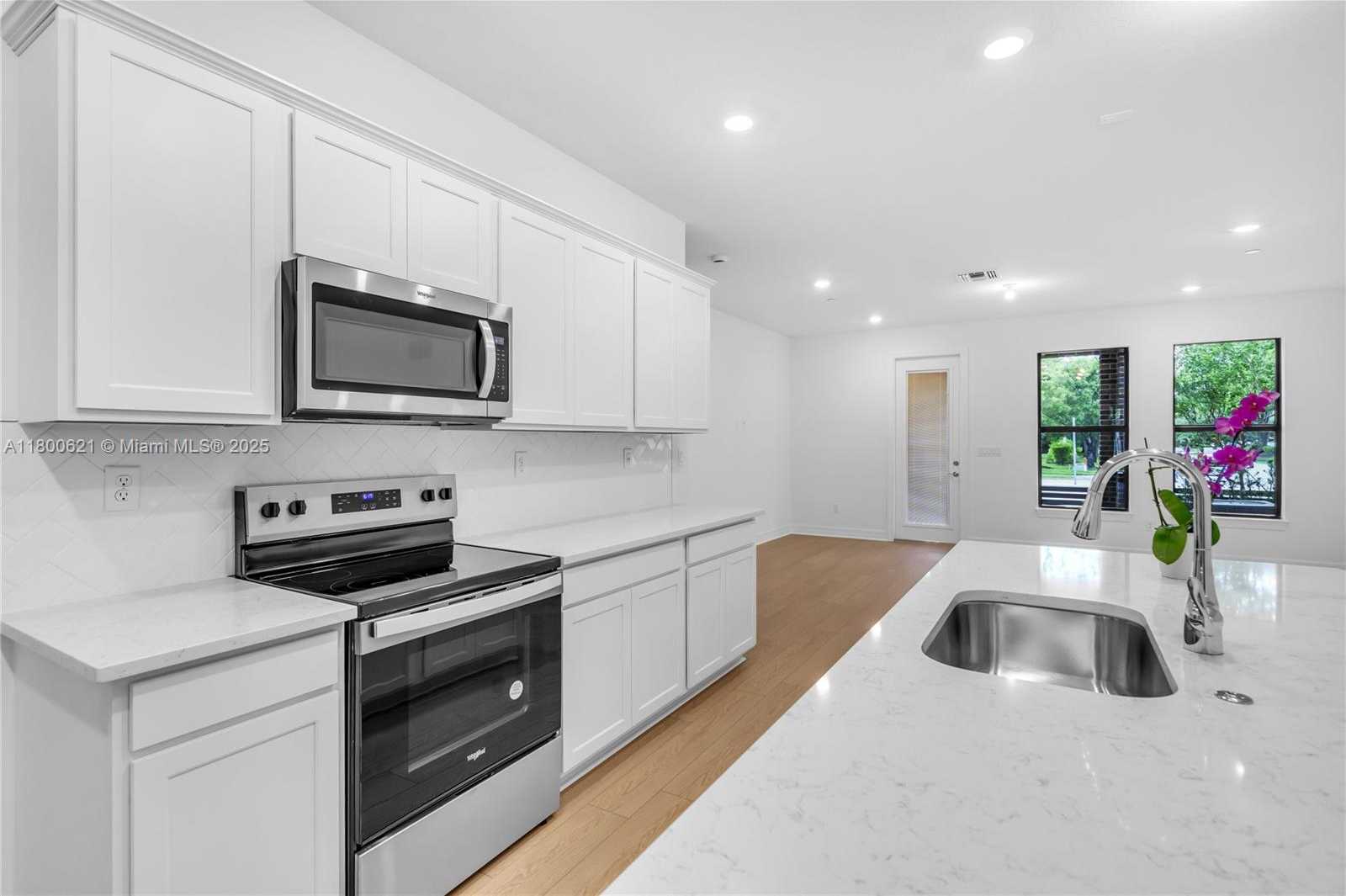 Small Image of 8353 NORTH WEST 7TH PL, Plantation Number 8