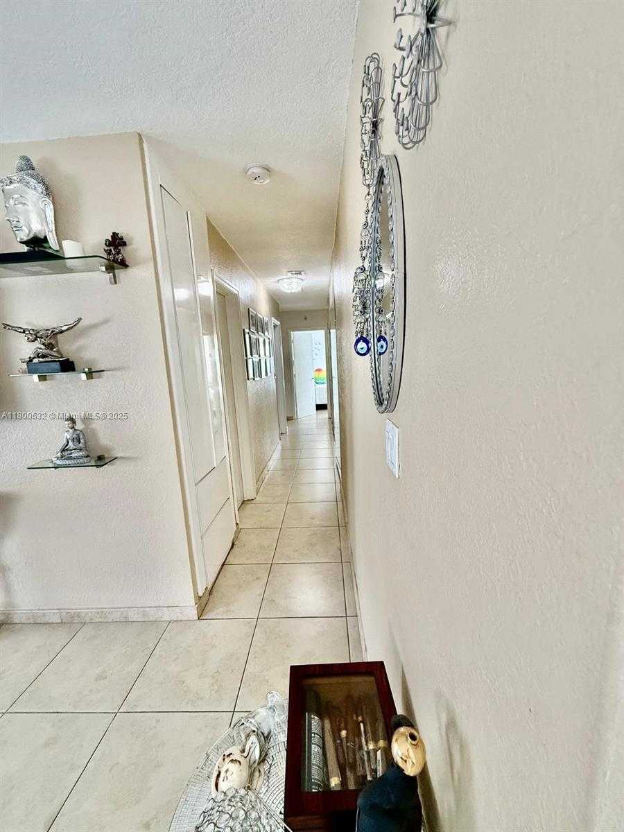 Small Image of 6202 SOUTH WEST 107TH AVE, Miami Number 10