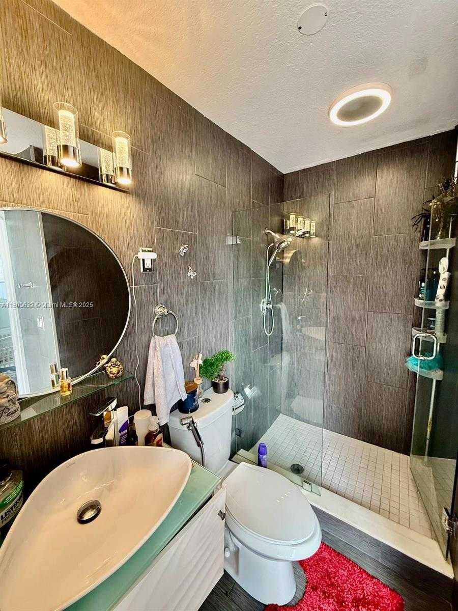 Small Image of 6202 SOUTH WEST 107TH AVE, Miami Number 13