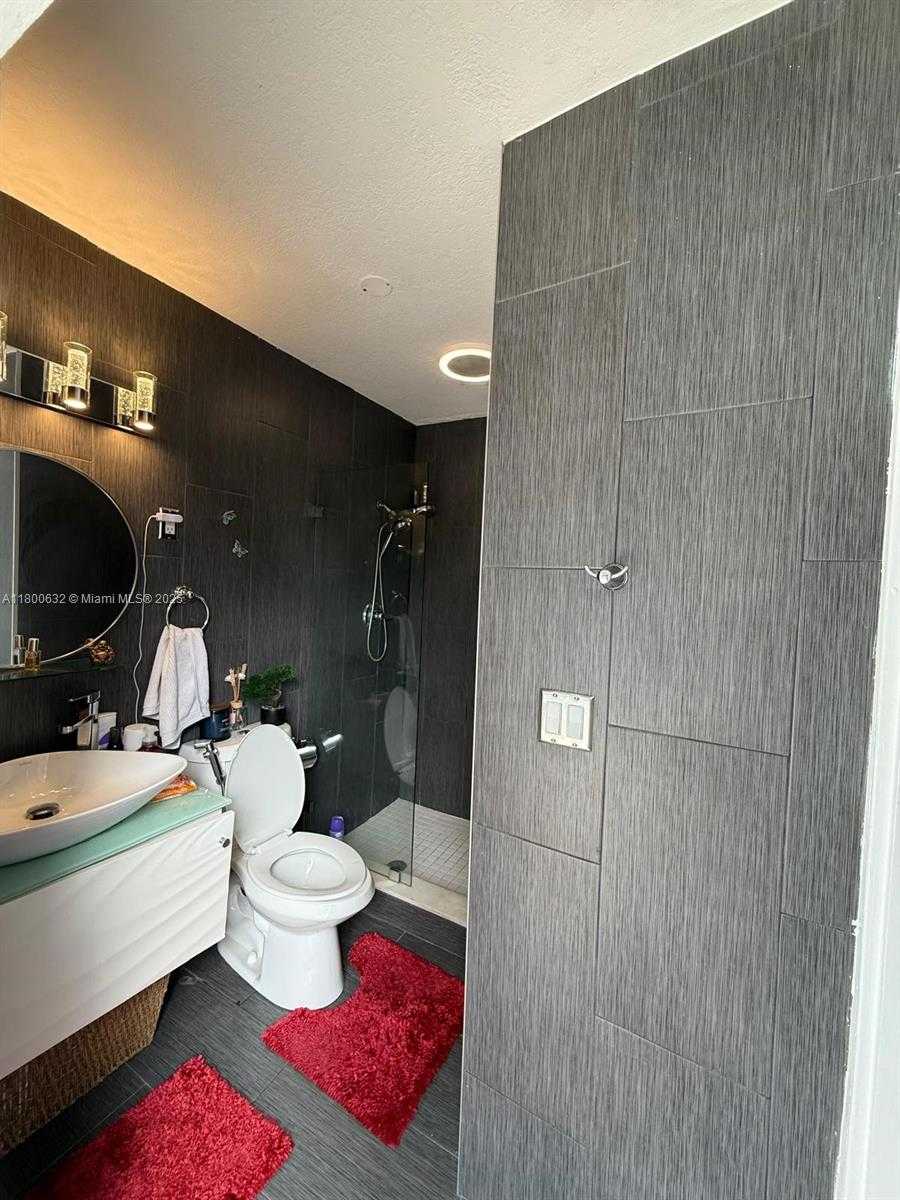 Small Image of 6202 SOUTH WEST 107TH AVE, Miami Number 14