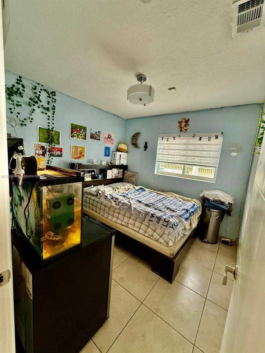 Small Image of 6202 SOUTH WEST 107TH AVE, Miami Number 19