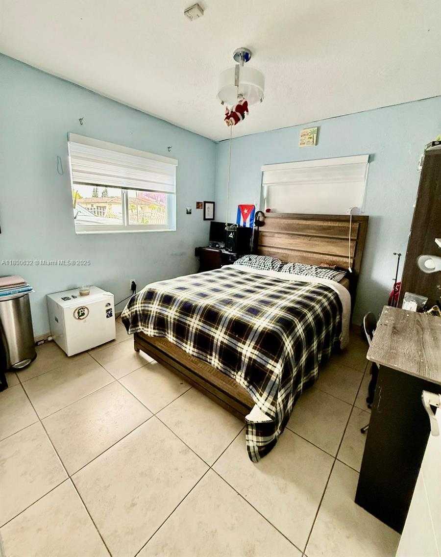 Small Image of 6202 SOUTH WEST 107TH AVE, Miami Number 21