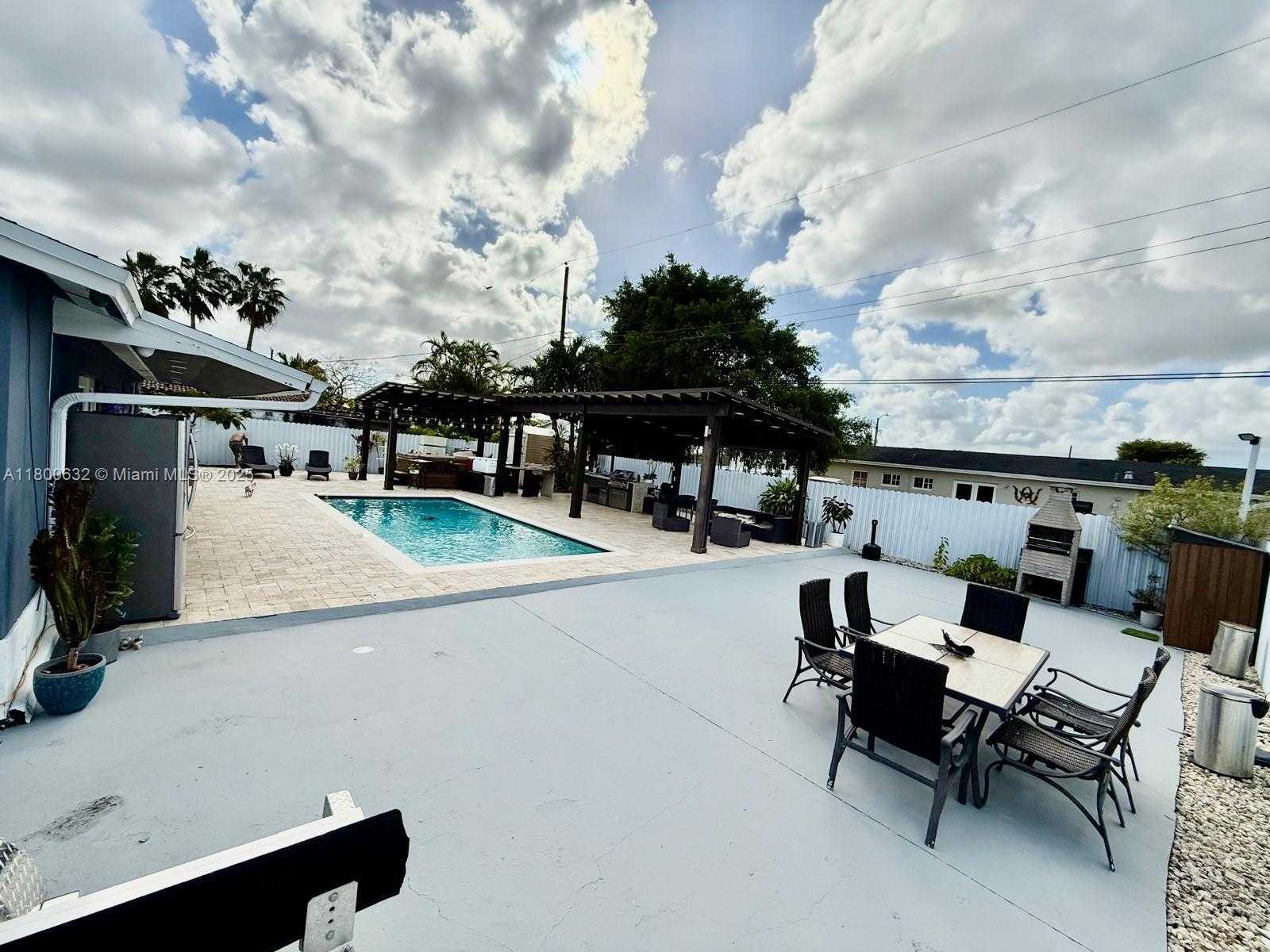 Small Image of 6202 SOUTH WEST 107TH AVE, Miami Number 24