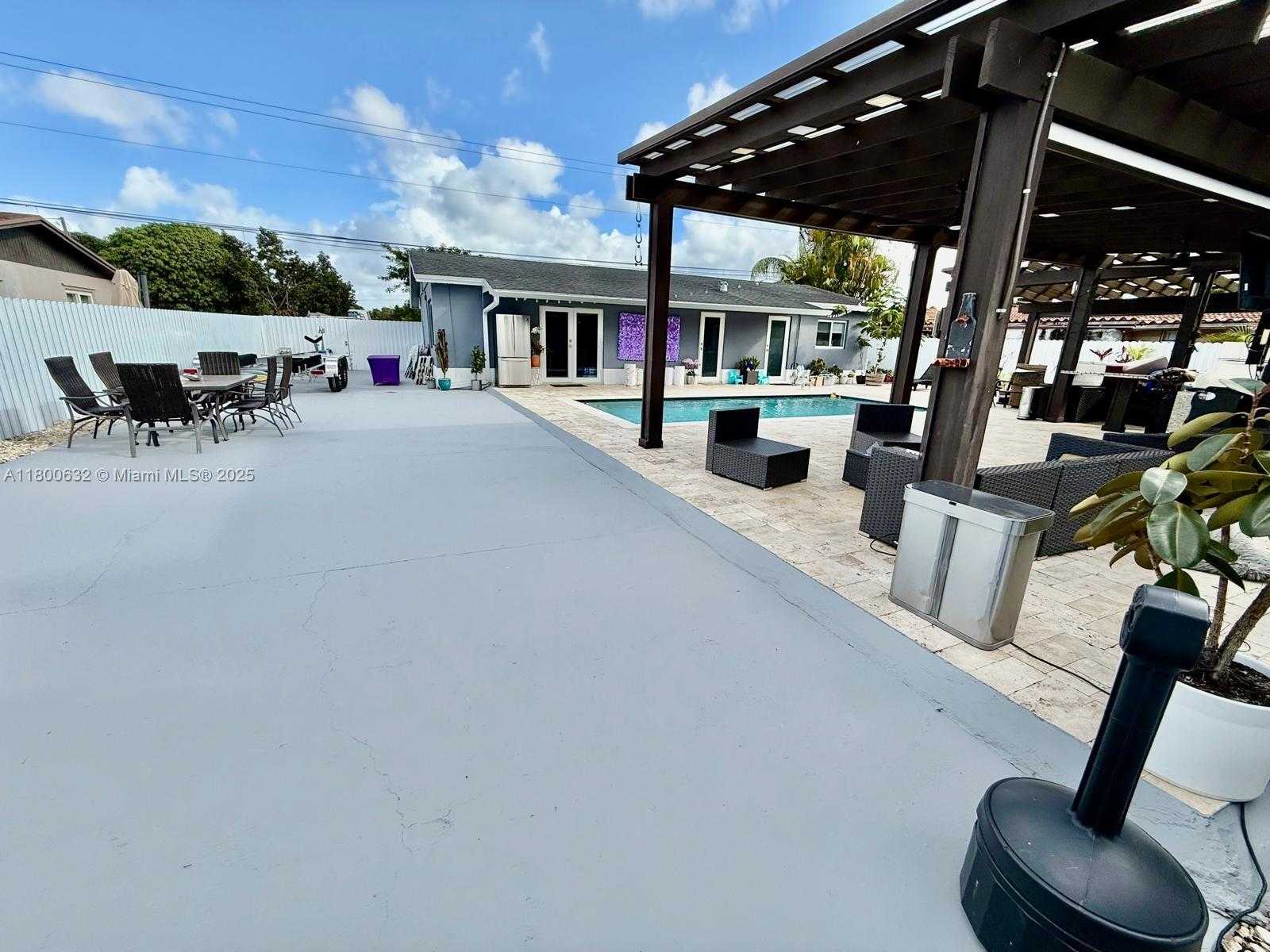 Small Image of 6202 SOUTH WEST 107TH AVE, Miami Number 26