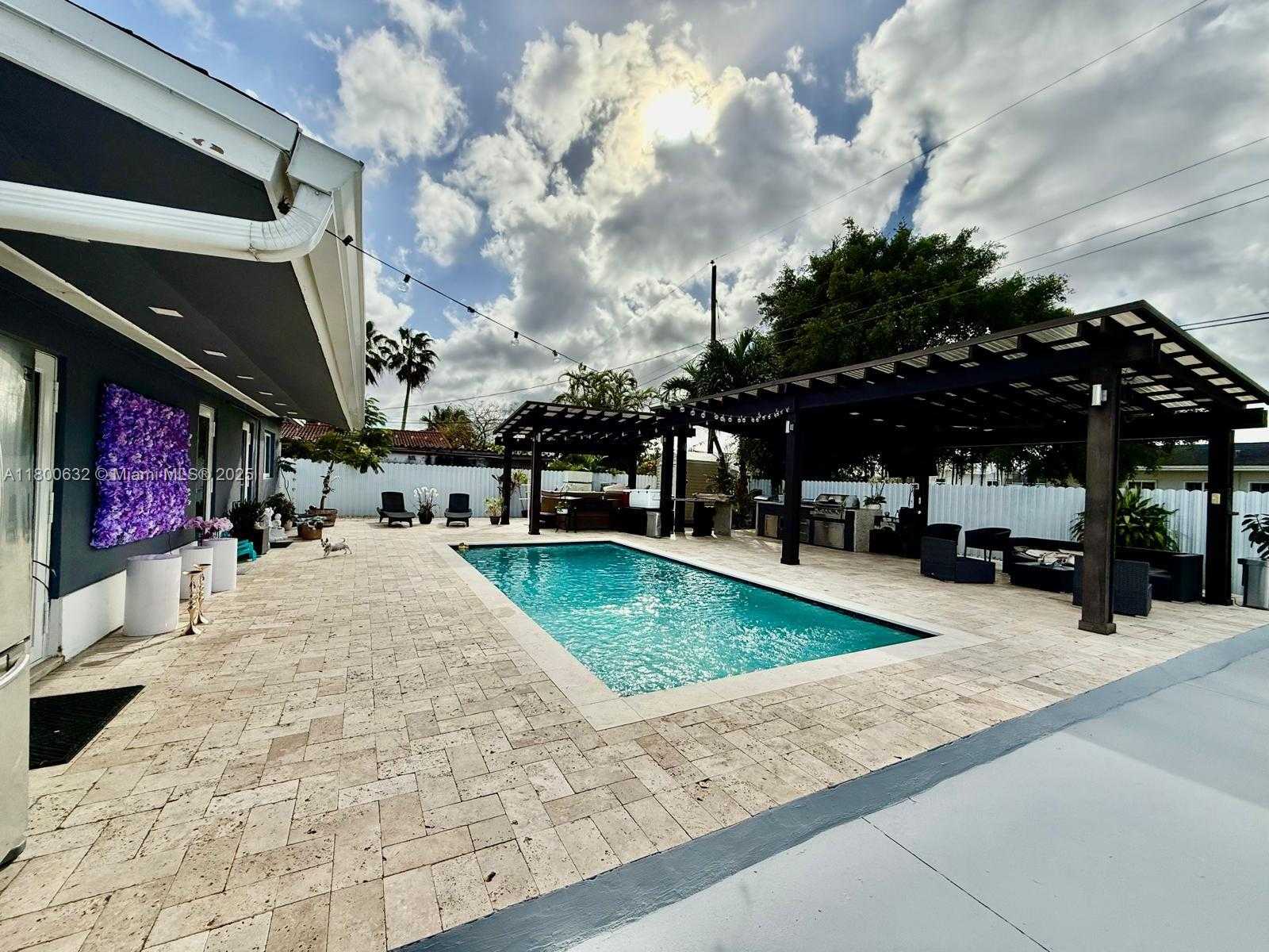 Small Image of 6202 SOUTH WEST 107TH AVE, Miami Number 27