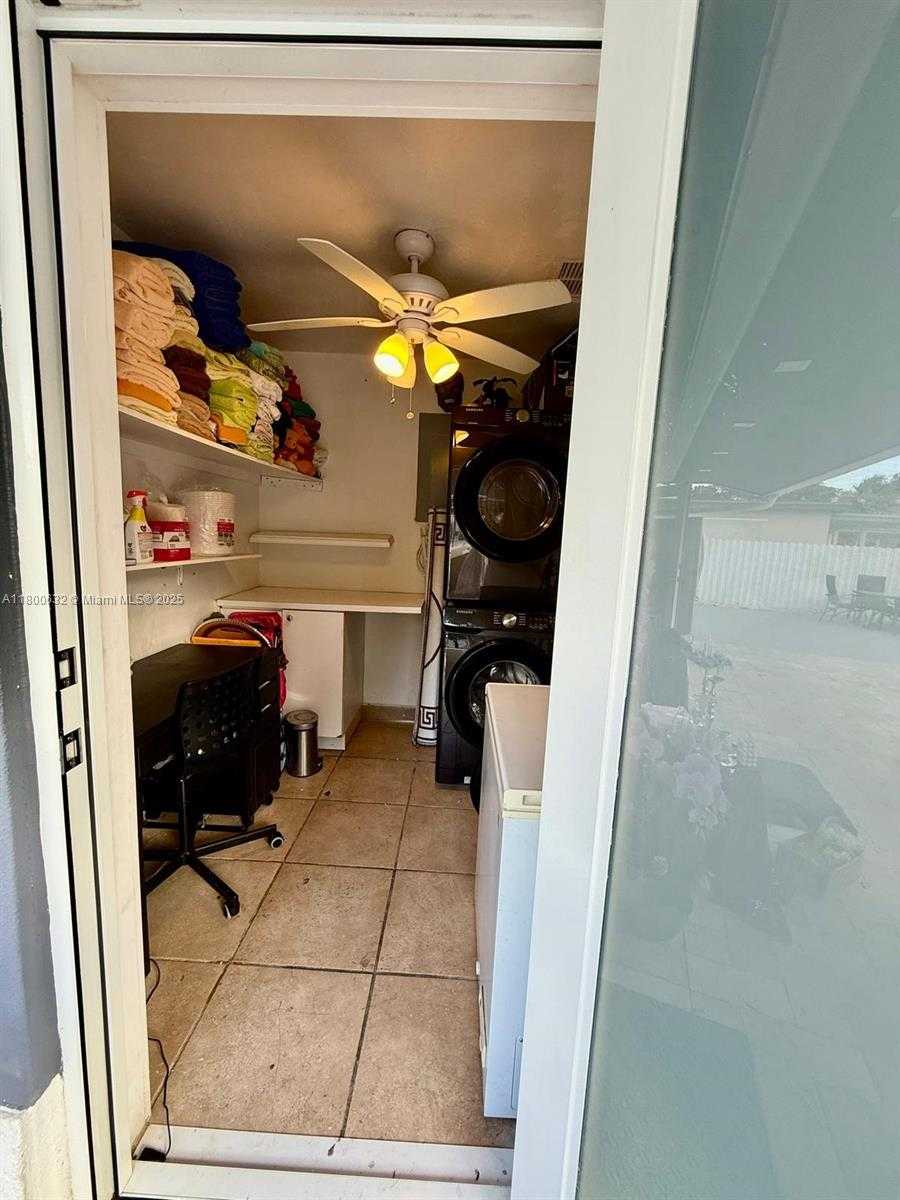 Small Image of 6202 SOUTH WEST 107TH AVE, Miami Number 29