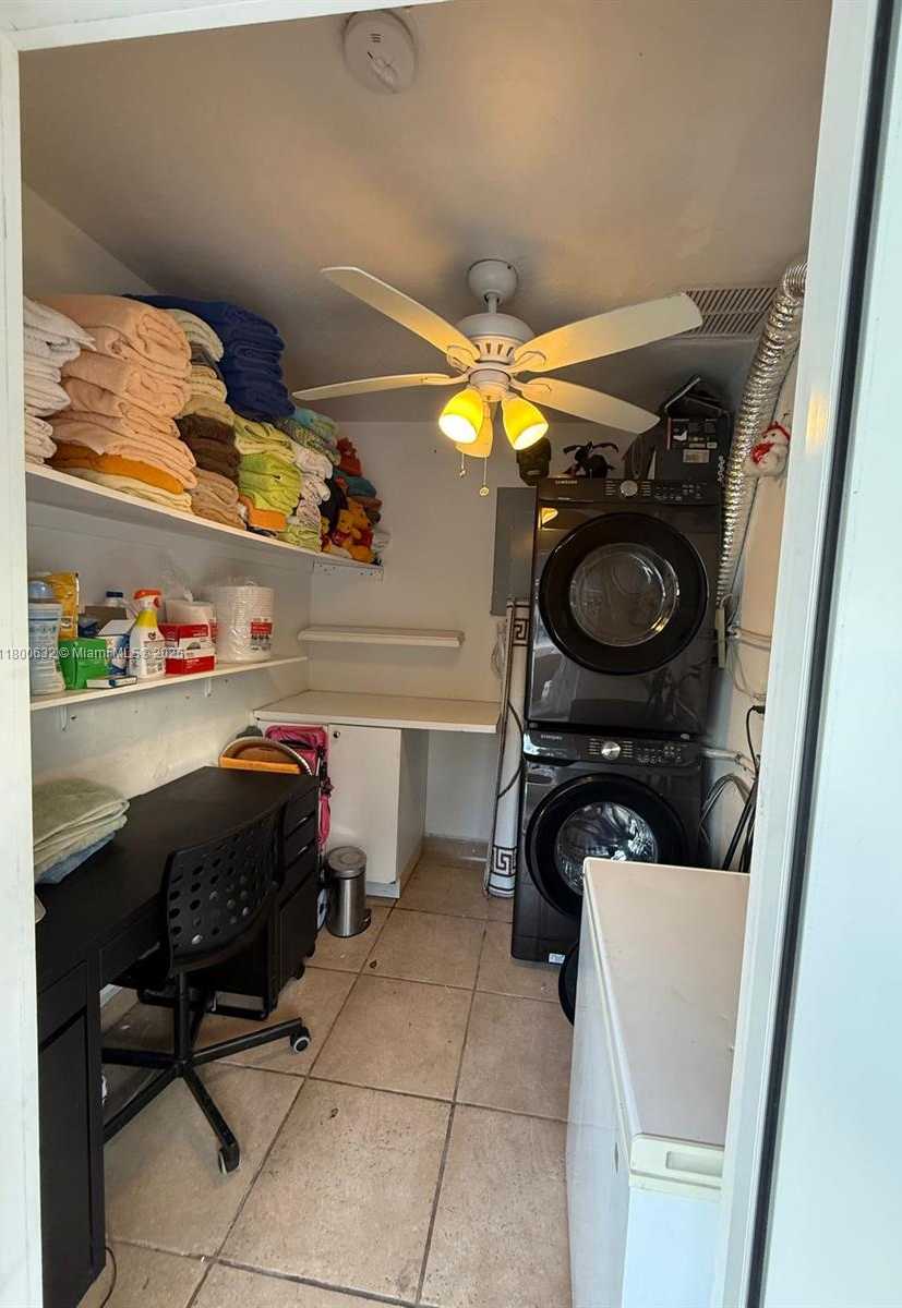 Small Image of 6202 SOUTH WEST 107TH AVE, Miami Number 30