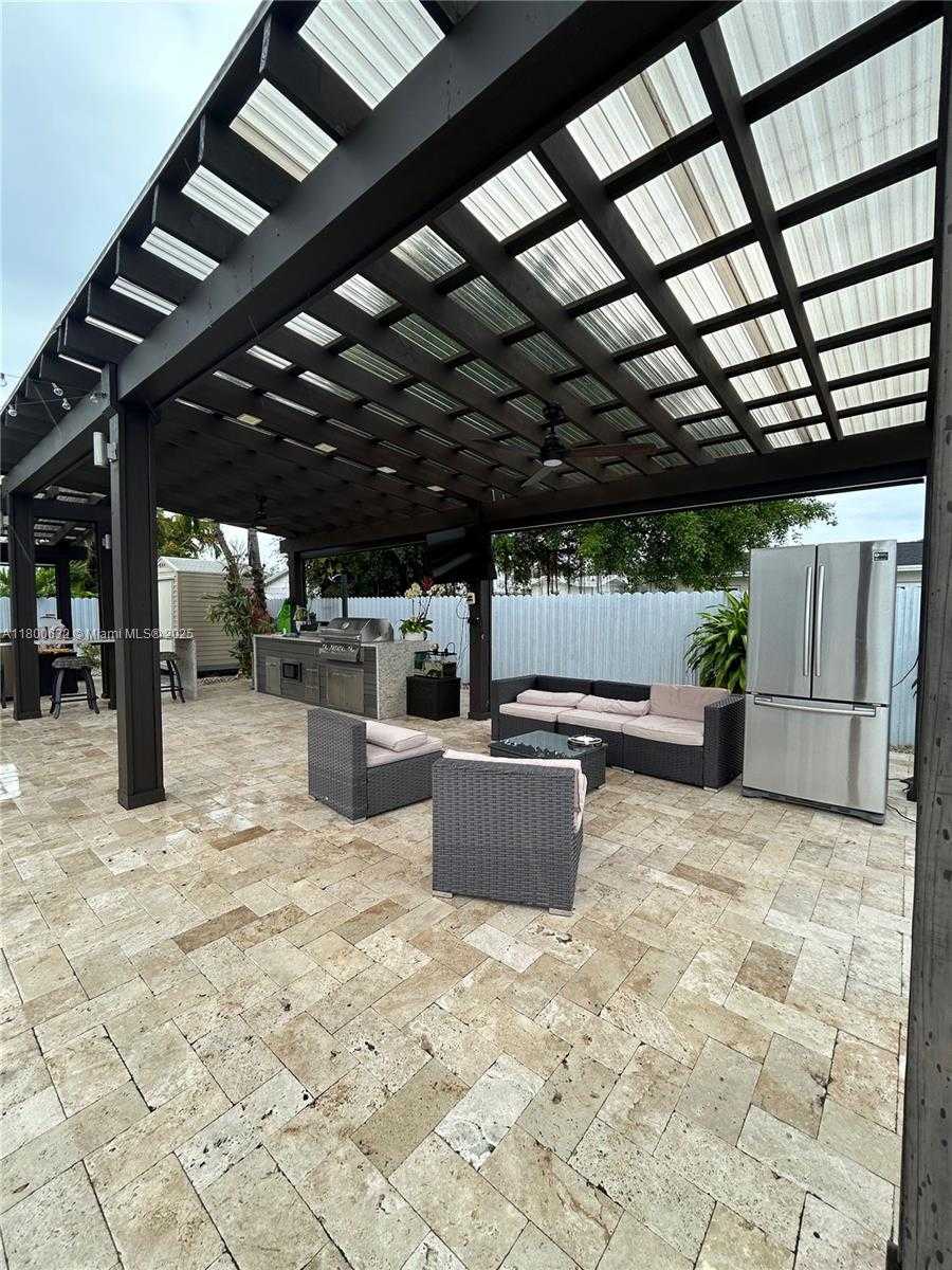 Small Image of 6202 SOUTH WEST 107TH AVE, Miami Number 35