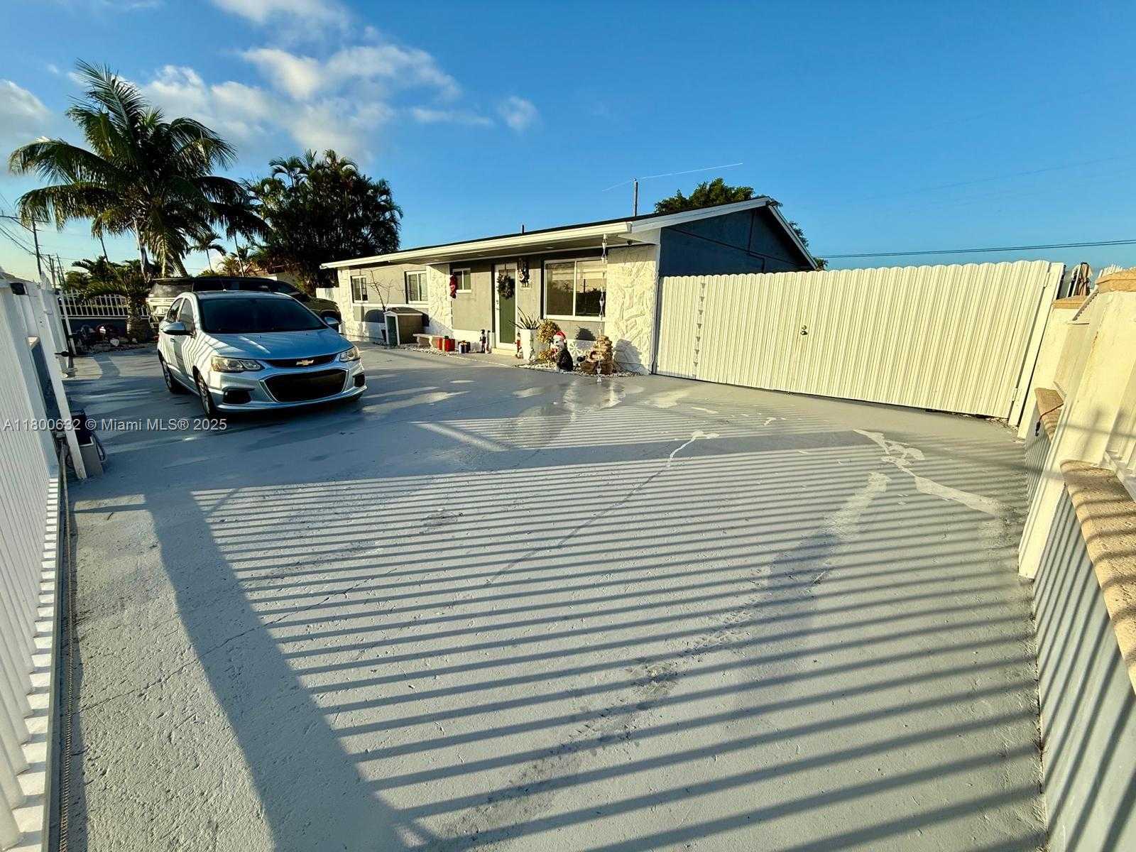 Small Image of 6202 SOUTH WEST 107TH AVE, Miami Number 40