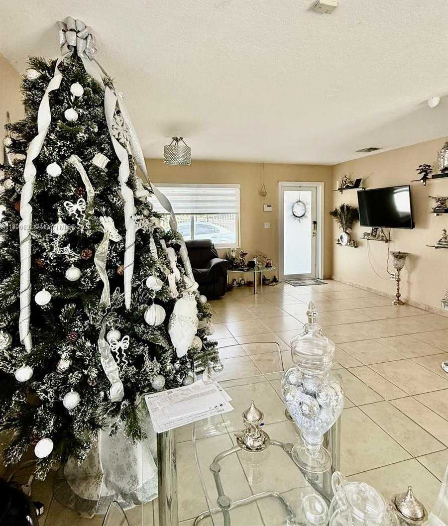 Small Image of 6202 SOUTH WEST 107TH AVE, Miami Number 8