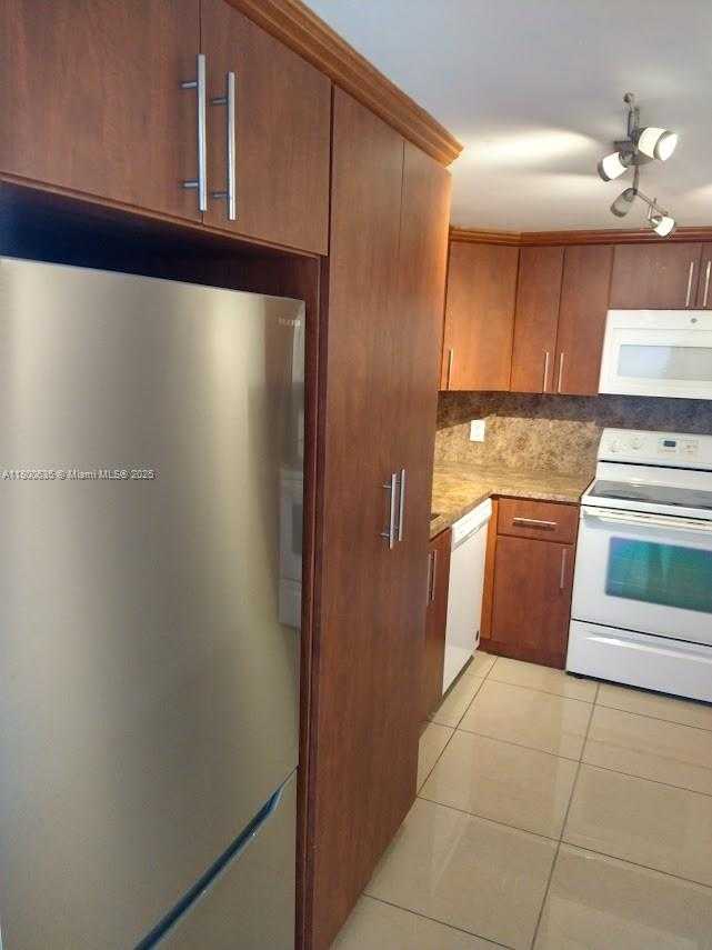 Small Image of 200 SOUTH EAST 15TH RD #9B, Miami Number 19