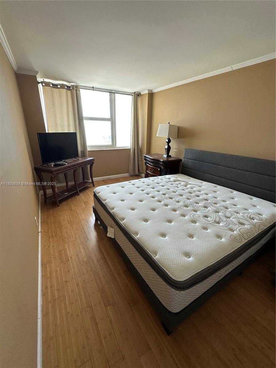Small Image of 2030 SOUTH OCEAN DR #416, Hallandale Beach Number 10