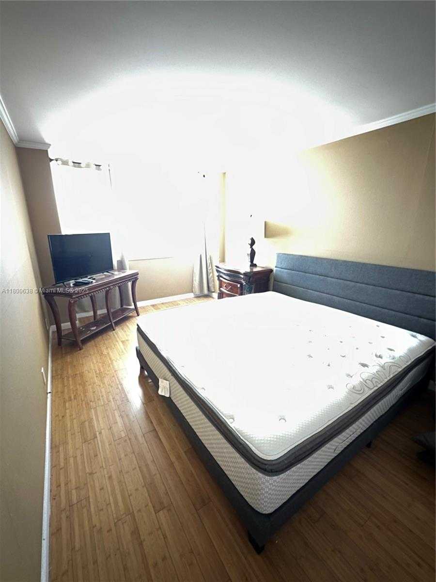 Small Image of 2030 SOUTH OCEAN DR #416, Hallandale Beach Number 11
